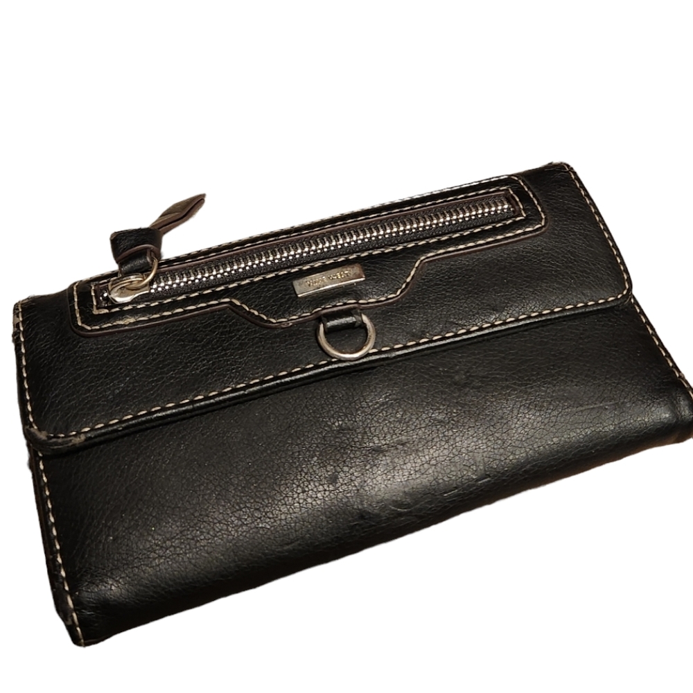 Nine West black snap wallet